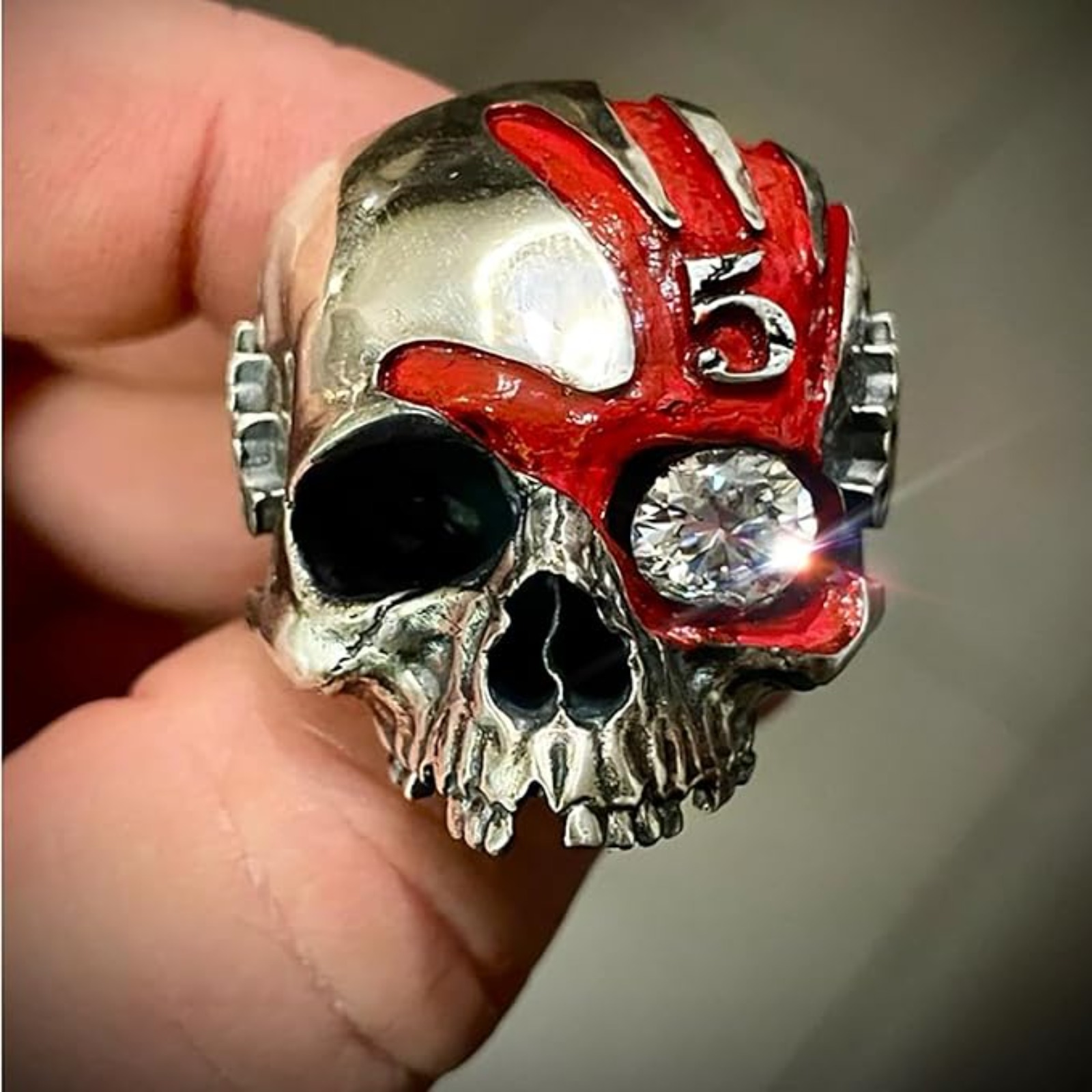 Gothic Skull Ring - แหวนหัวกะโหลก Five Fingers Punch สไตล์วินเทจ แหวนเงินสีดำแบบหนา