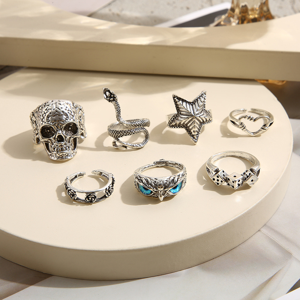 แหวนหัวกะโหลกสีเงินวินเทจสไตล์ - Gothic Skull Ring บทวิจารณ์และราคา