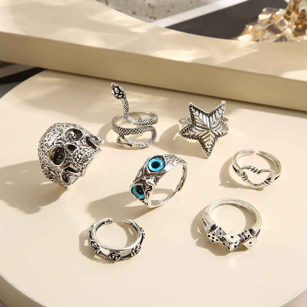 แหวนหัวกะโหลกสีเงินวินเทจสไตล์ - Gothic Skull Ring บทวิจารณ์และราคา